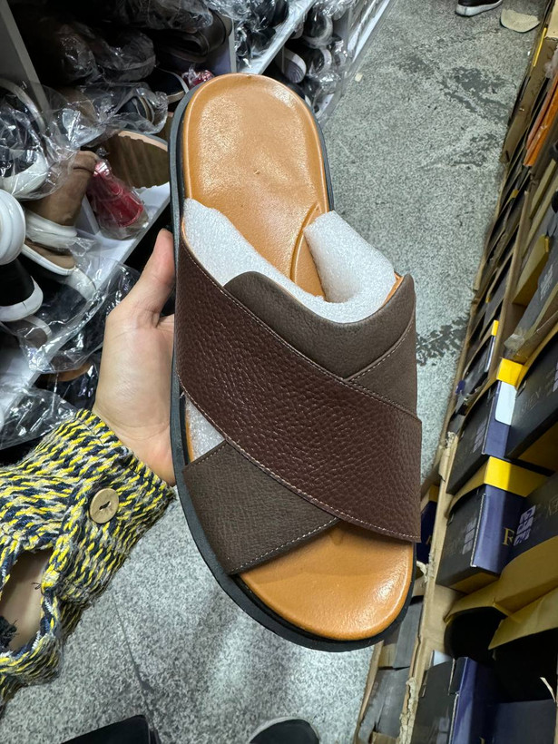 صندل تمام چرم طبیعی گاوی مردانه حتما موقع ثبت مدلو ذکر کنید