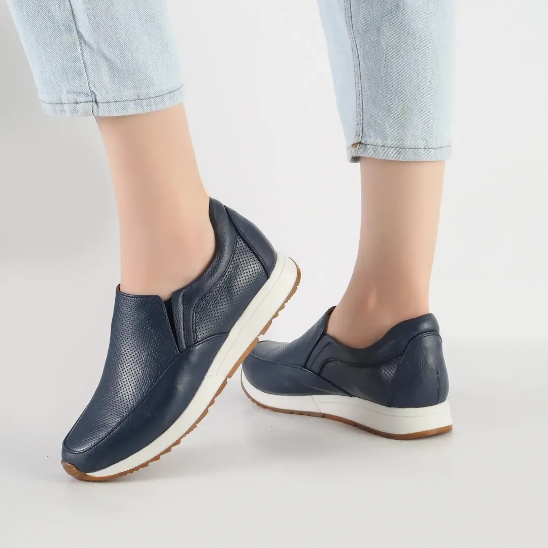 کفش اسپرت طبی چرم